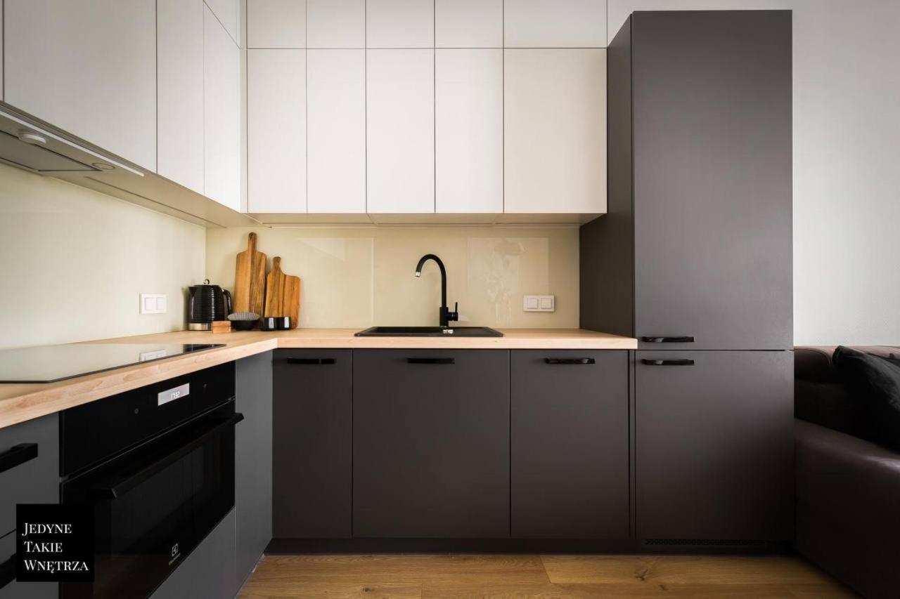Premium With Free Parking Near Muzeum Powstania Apartament