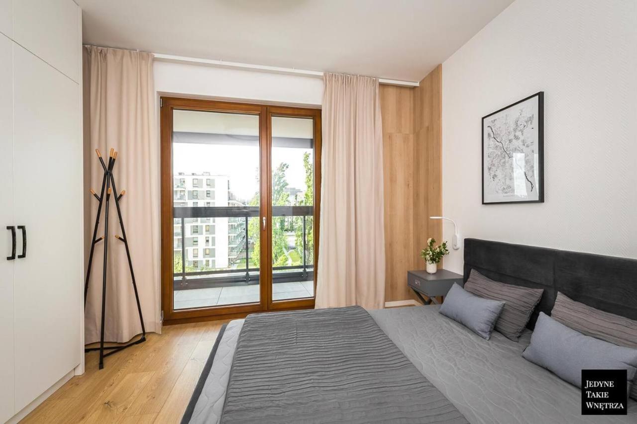 Apartament Premium With Free Parking Near Muzeum Powstania Warszawa